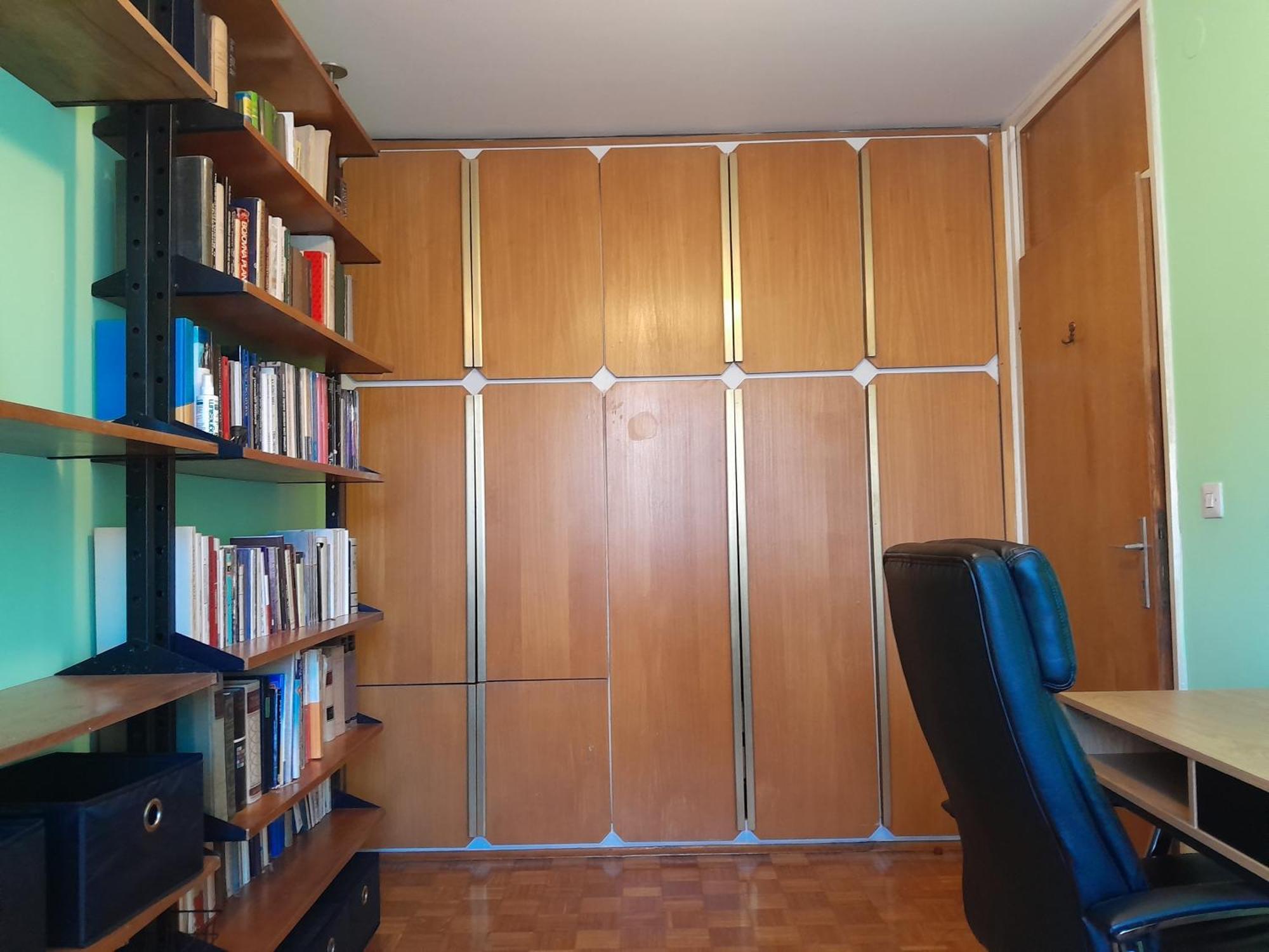 Quiet With Workspace In Location * Sarajevo