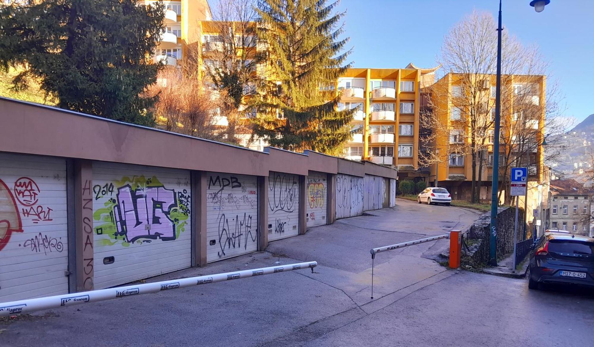 Quiet With Workspace In Location Sarajevo